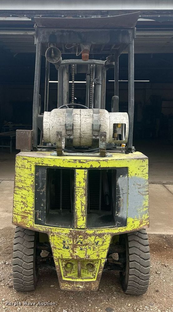 image for item OC9471 Clark  forklift