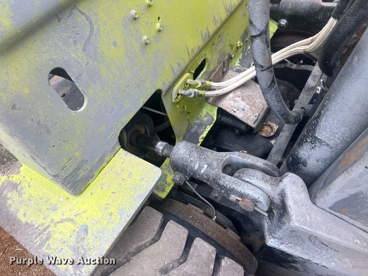 image for item OC9471 Clark  forklift