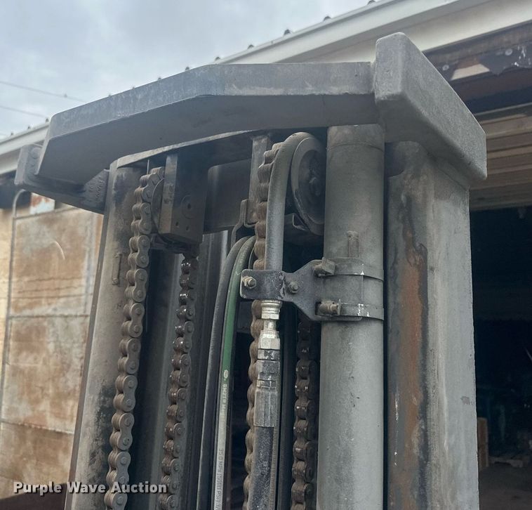 image for item OC9471 Clark  forklift