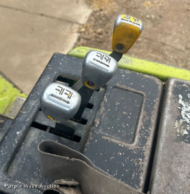 image for item OC9471 Clark  forklift