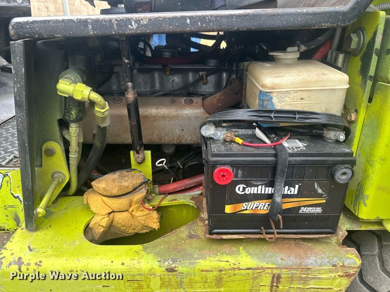 image for item OC9471 Clark  forklift