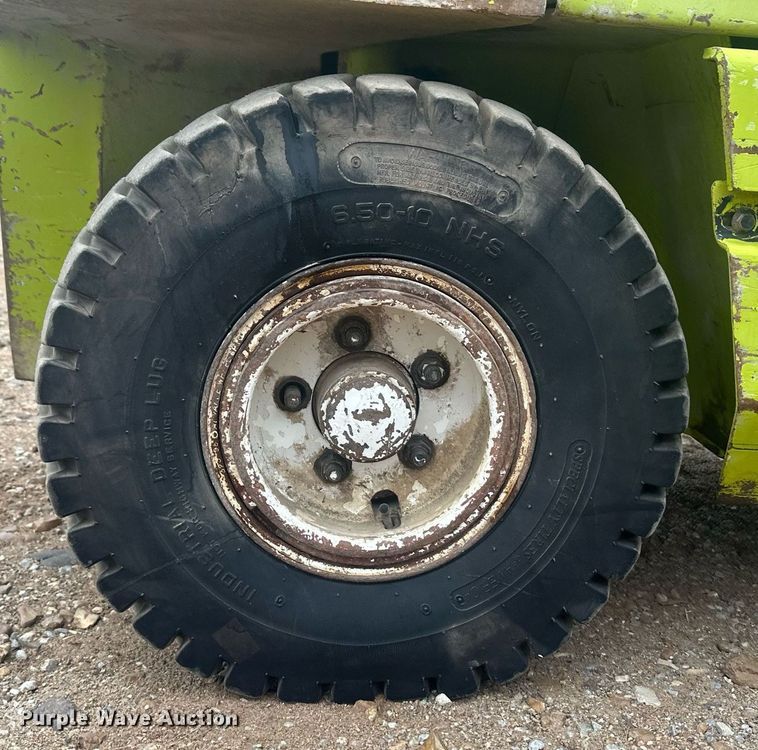 image for item OC9471 Clark  forklift