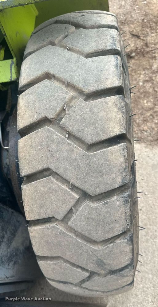 image for item OC9471 Clark  forklift