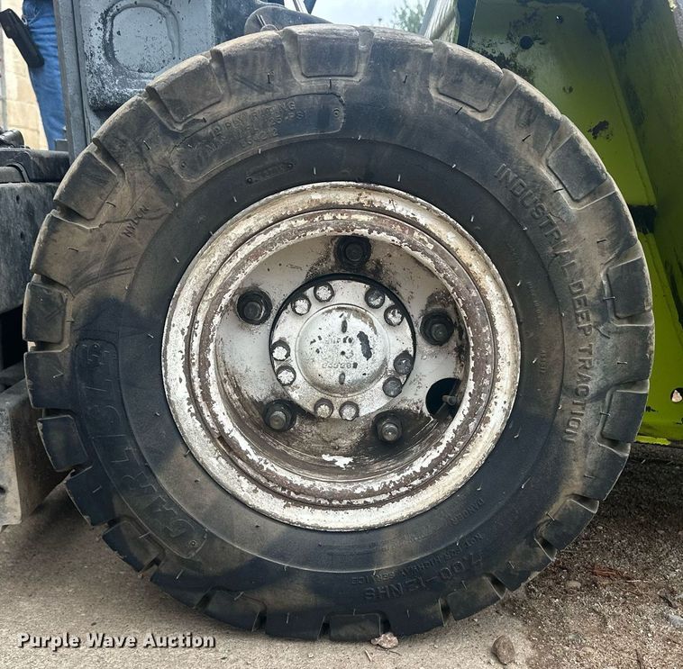 image for item OC9471 Clark  forklift