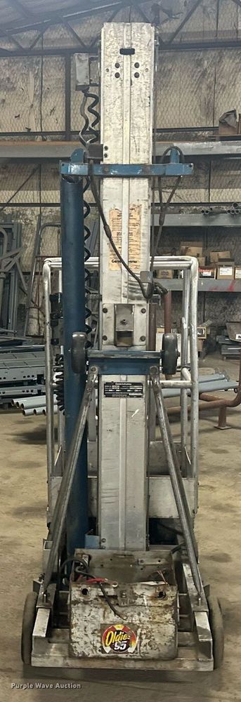 image for item OC9476 Genie PLC-30P  vertical lift