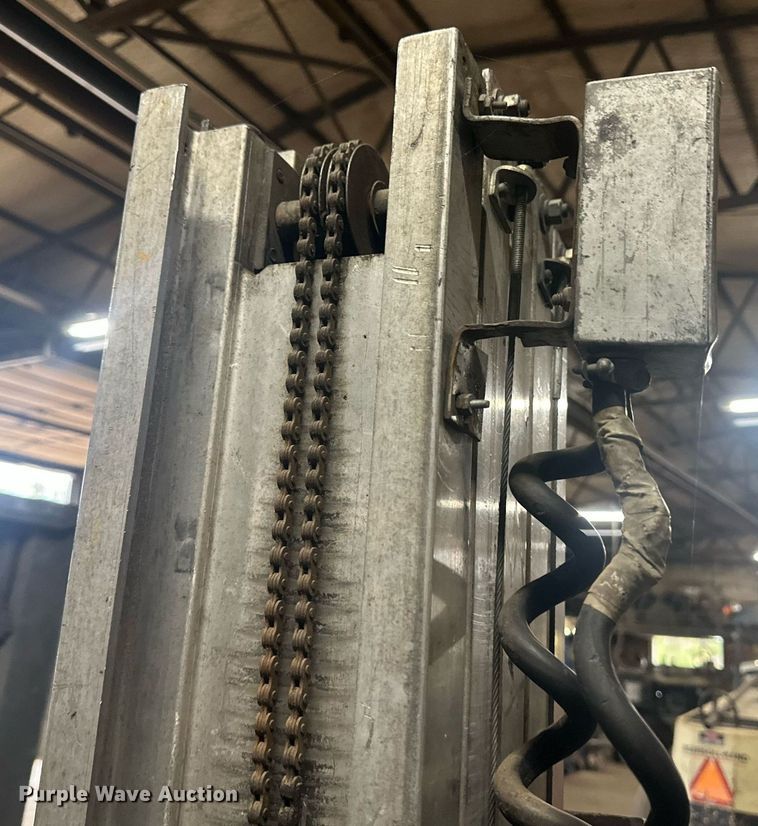 image for item OC9476 Genie PLC-30P  vertical lift