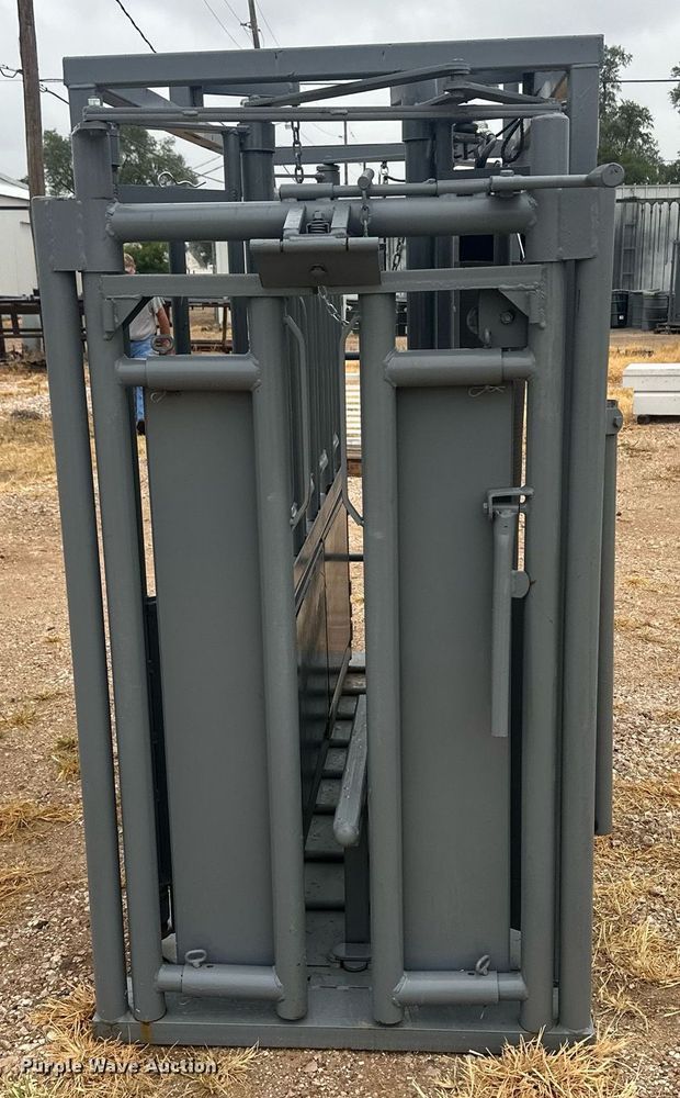 image for item OC9479 Squeeze chute