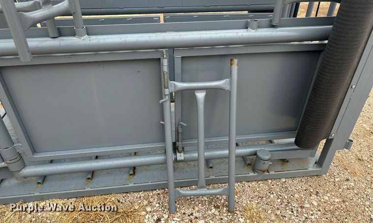 image for item OC9479 Squeeze chute