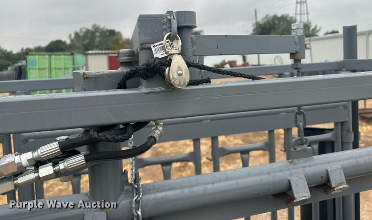 image for item OC9479 Squeeze chute