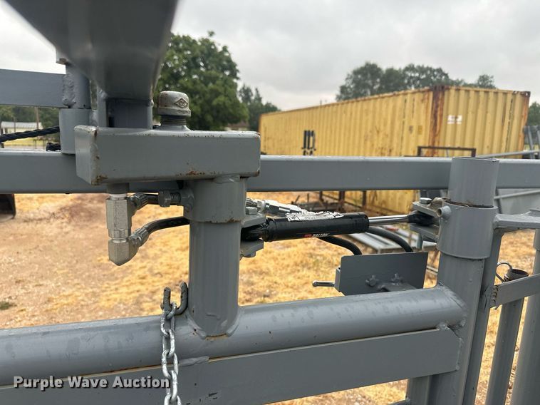 image for item OC9479 Squeeze chute