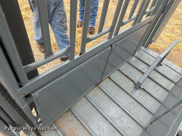 image for item OC9479 Squeeze chute