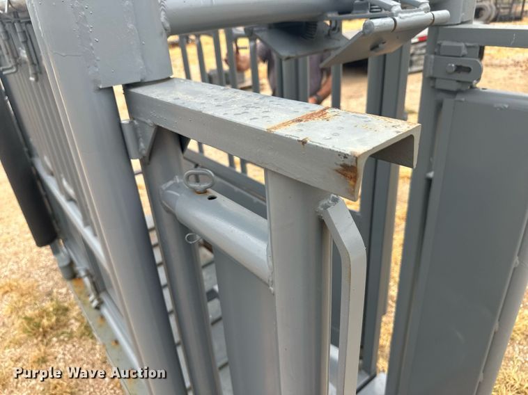 image for item OC9479 Squeeze chute