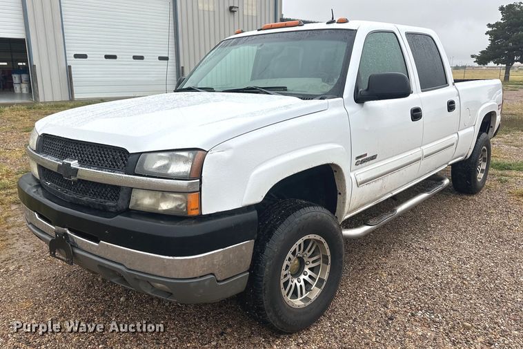 image for item OC9484 2003 Chevrolet Silverado 2500HD  Crew Cab pickup truck