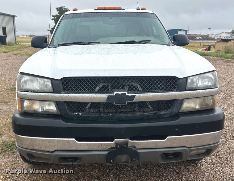 image for item OC9484 2003 Chevrolet Silverado 2500HD  Crew Cab pickup truck