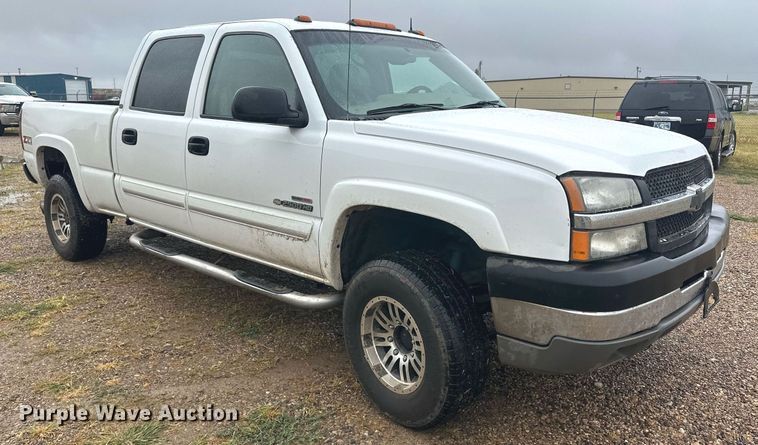 image for item OC9484 2003 Chevrolet Silverado 2500HD  Crew Cab pickup truck