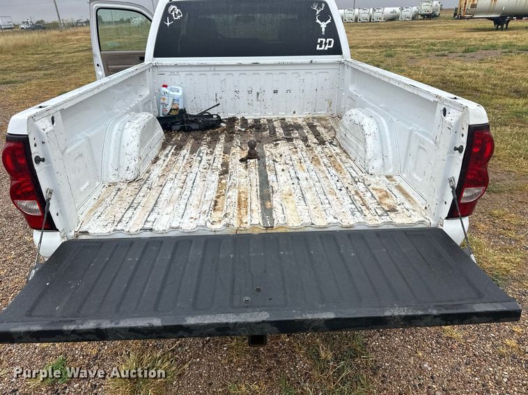 image for item OC9484 2003 Chevrolet Silverado 2500HD  Crew Cab pickup truck