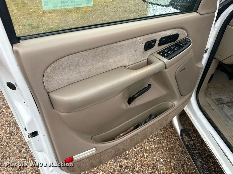 image for item OC9484 2003 Chevrolet Silverado 2500HD  Crew Cab pickup truck