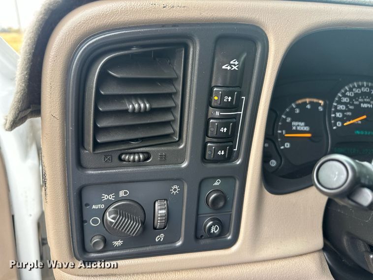 image for item OC9484 2003 Chevrolet Silverado 2500HD  Crew Cab pickup truck