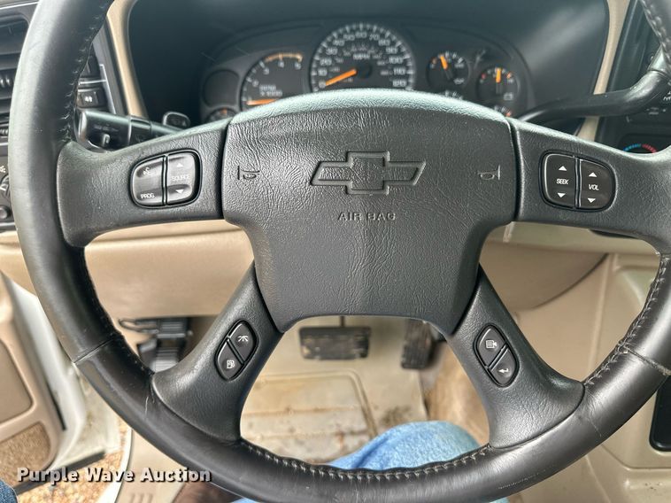 image for item OC9484 2003 Chevrolet Silverado 2500HD  Crew Cab pickup truck