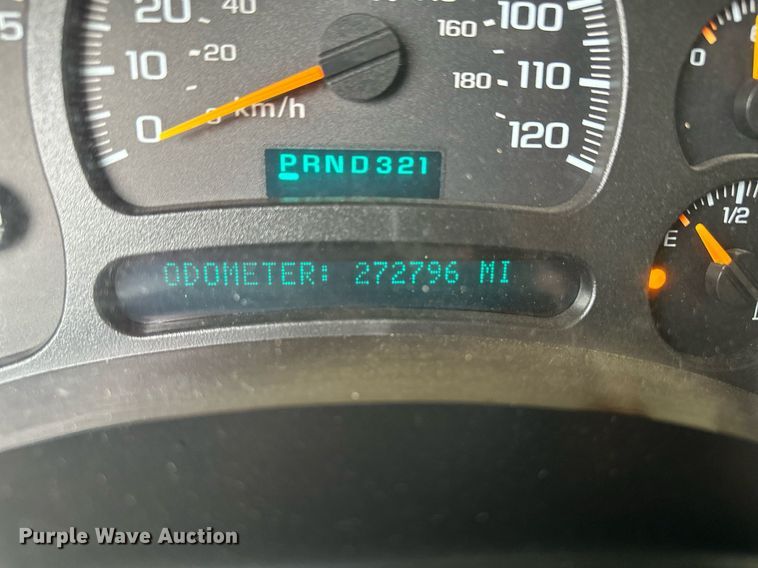 image for item OC9484 2003 Chevrolet Silverado 2500HD  Crew Cab pickup truck