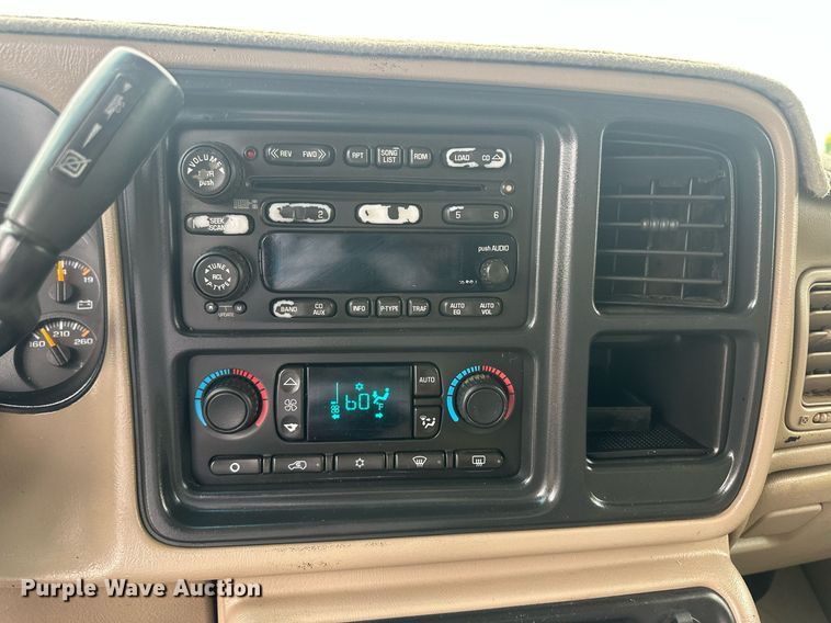 image for item OC9484 2003 Chevrolet Silverado 2500HD  Crew Cab pickup truck