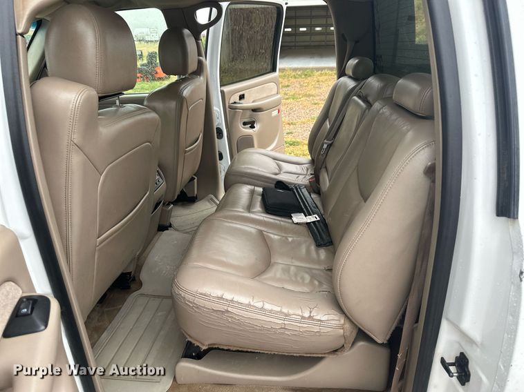 image for item OC9484 2003 Chevrolet Silverado 2500HD  Crew Cab pickup truck