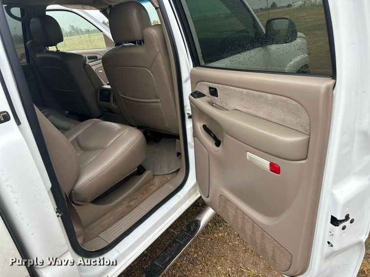 image for item OC9484 2003 Chevrolet Silverado 2500HD  Crew Cab pickup truck