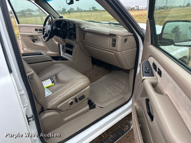 image for item OC9484 2003 Chevrolet Silverado 2500HD  Crew Cab pickup truck