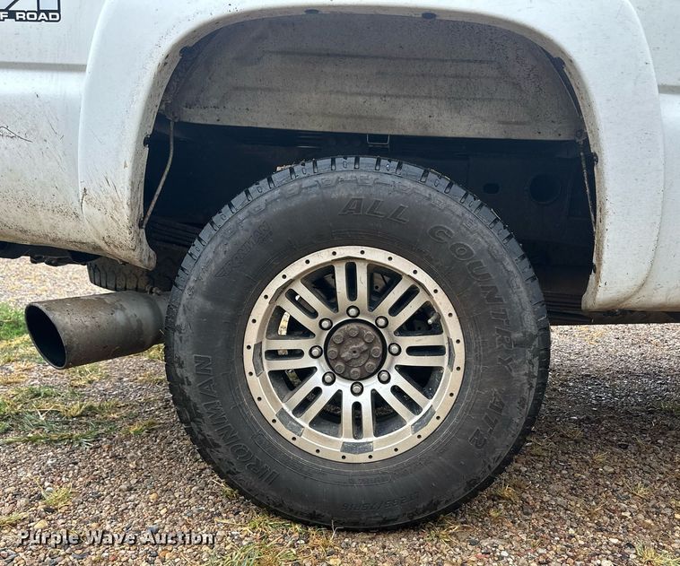 image for item OC9484 2003 Chevrolet Silverado 2500HD  Crew Cab pickup truck