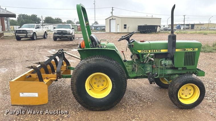 image for item OC9487 1986 John Deere 750  MFWD tractor