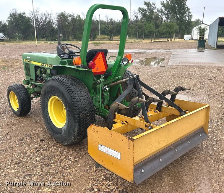 image for item OC9487 1986 John Deere 750  MFWD tractor