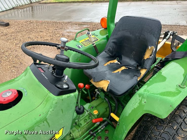 image for item OC9487 1986 John Deere 750  MFWD tractor