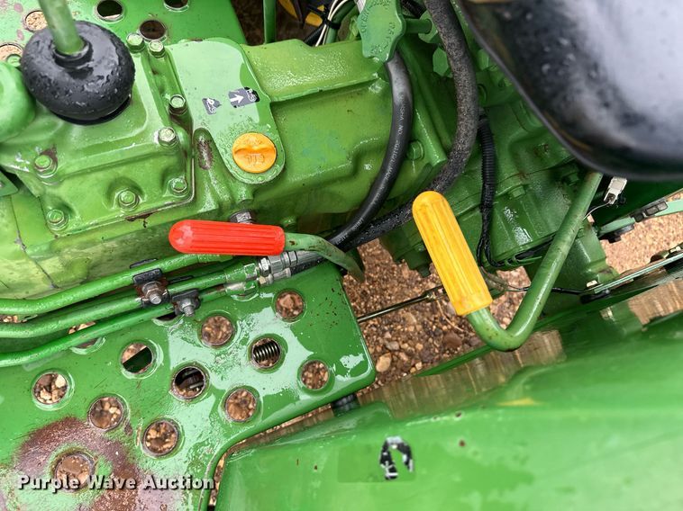 image for item OC9487 1986 John Deere 750  MFWD tractor