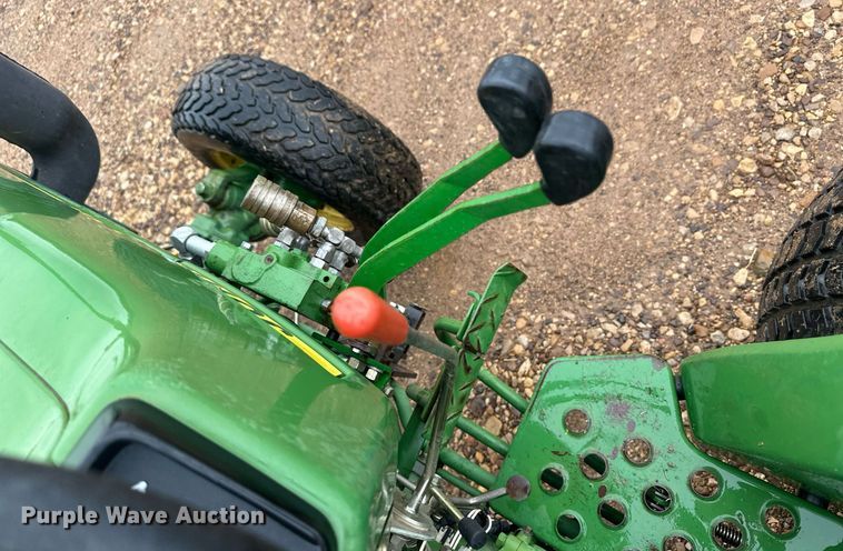 image for item OC9487 1986 John Deere 750  MFWD tractor