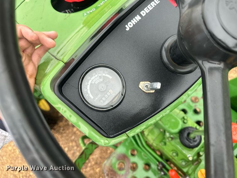 image for item OC9487 1986 John Deere 750  MFWD tractor