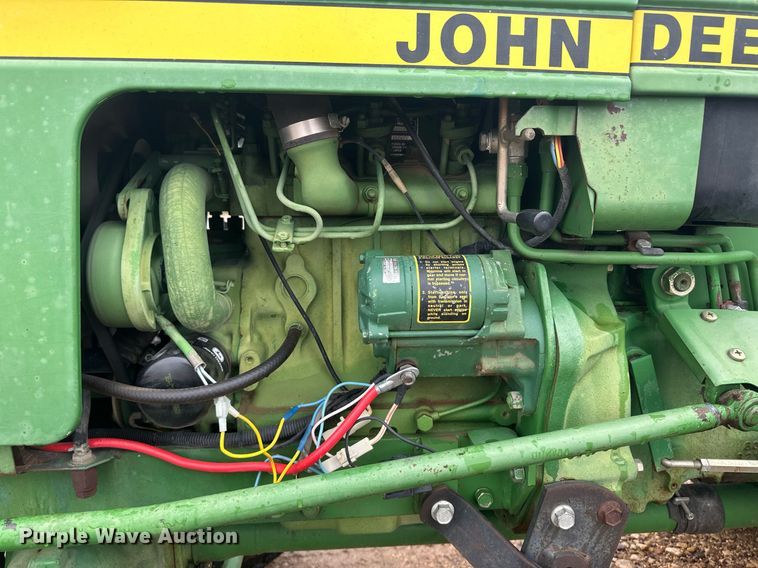 image for item OC9487 1986 John Deere 750  MFWD tractor