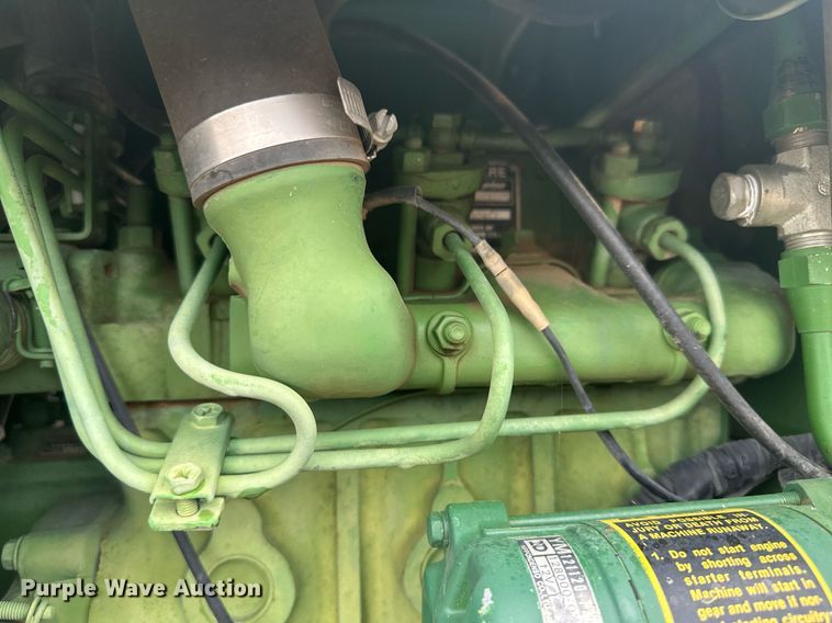 image for item OC9487 1986 John Deere 750  MFWD tractor