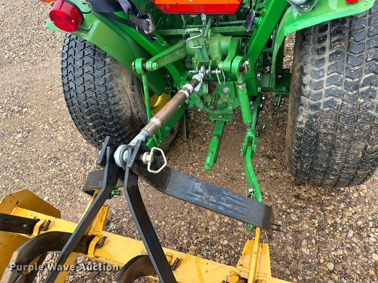 image for item OC9487 1986 John Deere 750  MFWD tractor