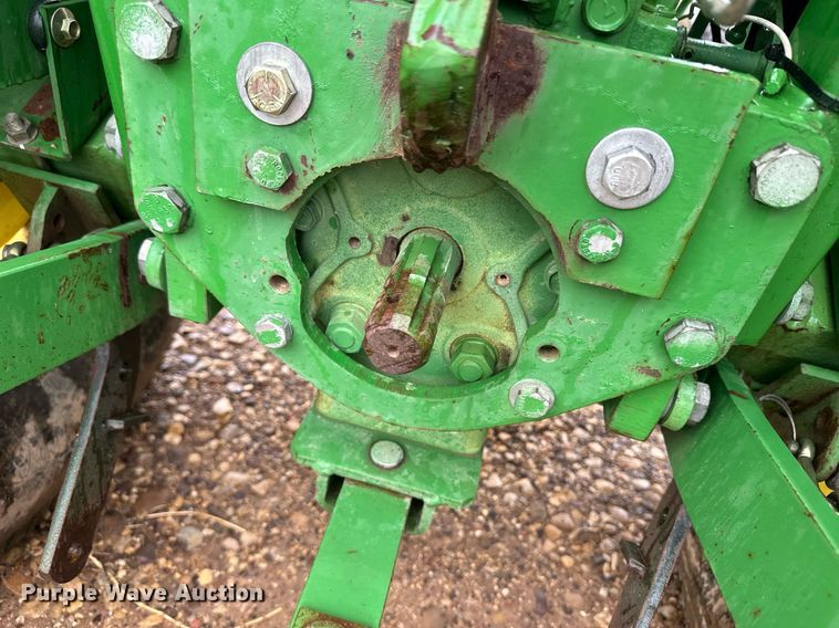 image for item OC9487 1986 John Deere 750  MFWD tractor