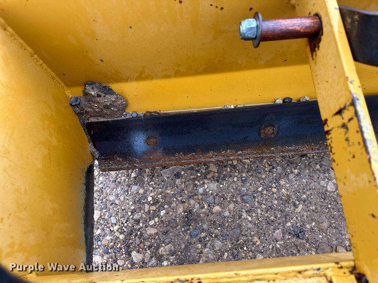 image for item OC9487 1986 John Deere 750  MFWD tractor