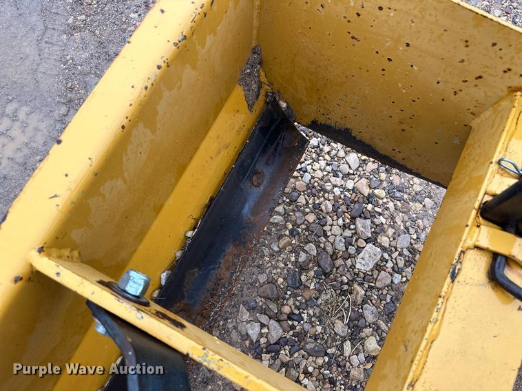 image for item OC9487 1986 John Deere 750  MFWD tractor