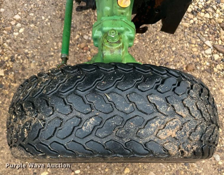 image for item OC9487 1986 John Deere 750  MFWD tractor