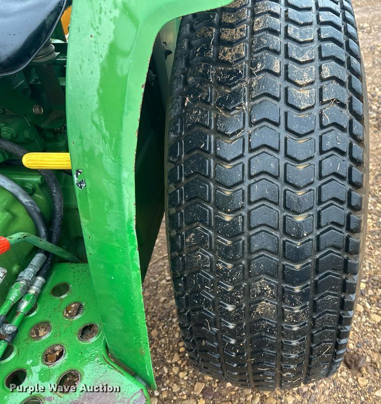 image for item OC9487 1986 John Deere 750  MFWD tractor