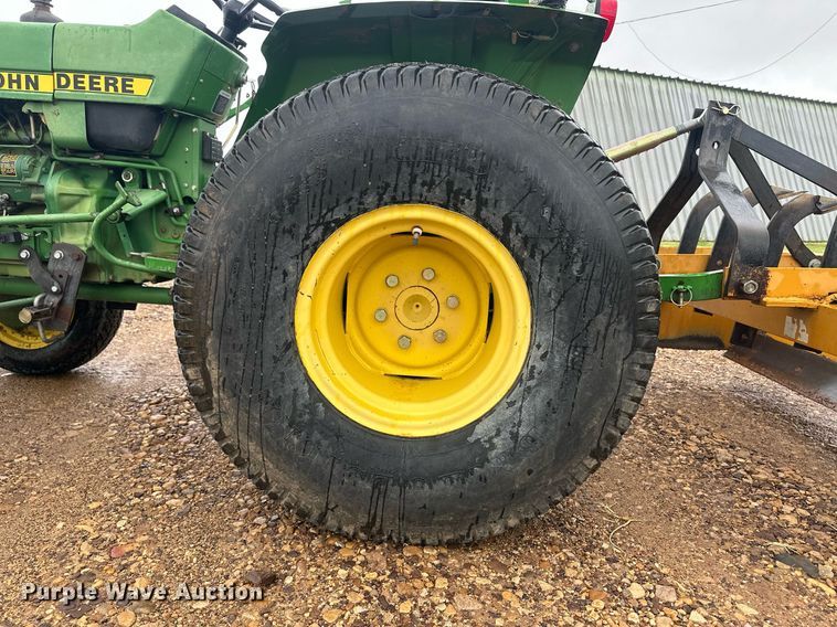 image for item OC9487 1986 John Deere 750  MFWD tractor