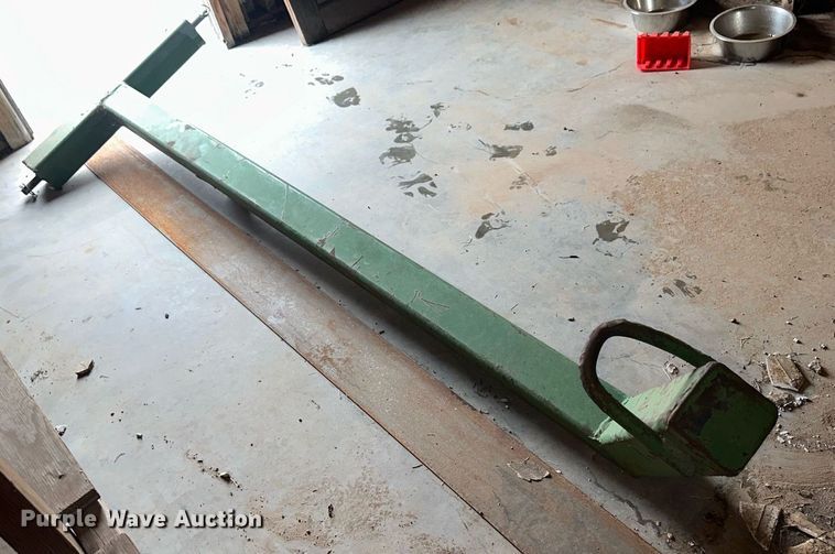 image for item OC9487 1986 John Deere 750  MFWD tractor