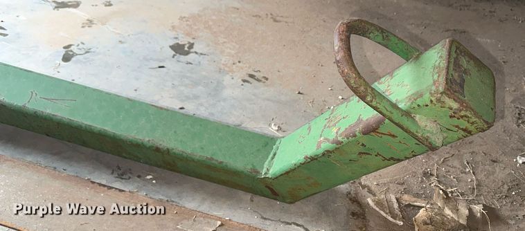 image for item OC9487 1986 John Deere 750  MFWD tractor