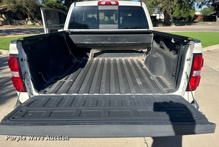 image for item OC9495 2015 GMC  Sierra 1500 Denali  Crew Cab pickup truck