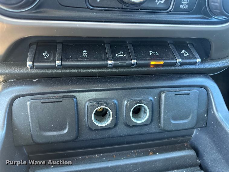 image for item OC9495 2015 GMC  Sierra 1500 Denali  Crew Cab pickup truck