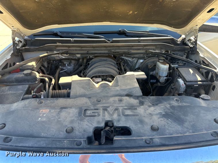 image for item OC9495 2015 GMC  Sierra 1500 Denali  Crew Cab pickup truck