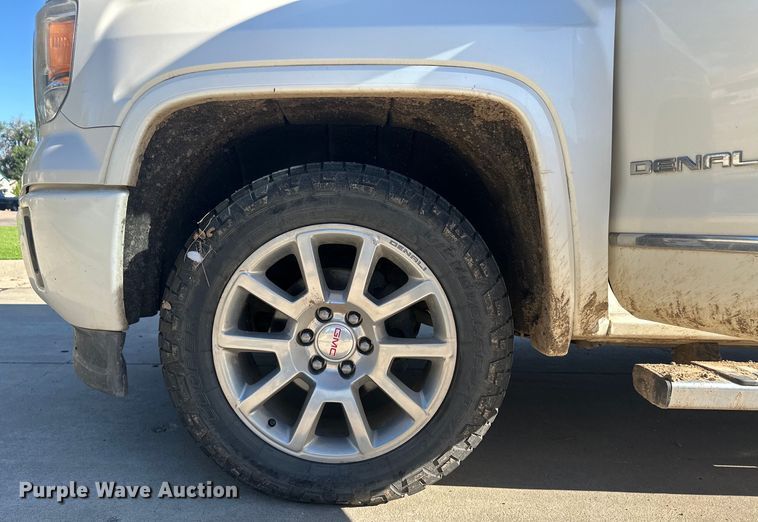 image for item OC9495 2015 GMC  Sierra 1500 Denali  Crew Cab pickup truck